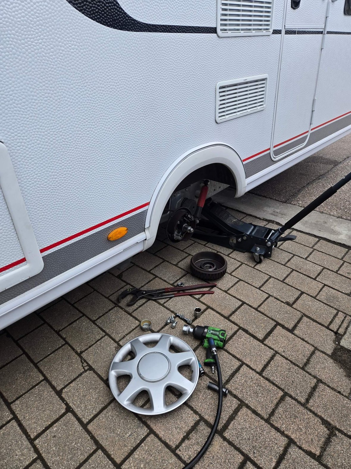 "WW-Service_bei_KFZ-Technik_Weichselbaumer.jpg" "Bild WW-Service_bei_KFZ-Technik_Weichselbaumer.jpg"